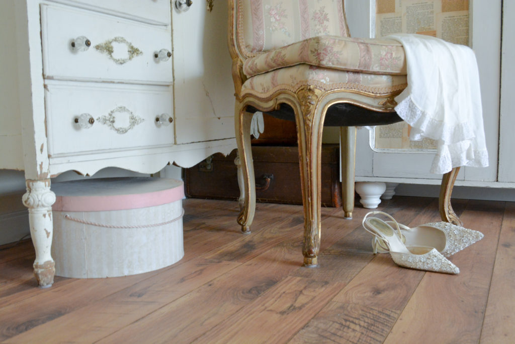 vintage romantic chippy patina french furniture