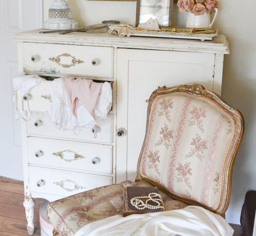 Cleaning Antique Furniture: 8 Things to Keep In Mind
