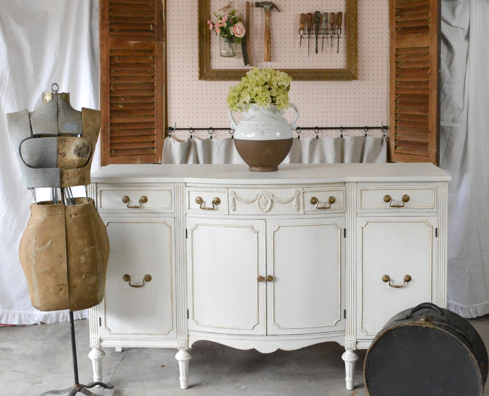 CHALK PAINTED BUFFET WITH FARMHOUSE HARDWARE Furniture Makeovers Mad in  Crafts