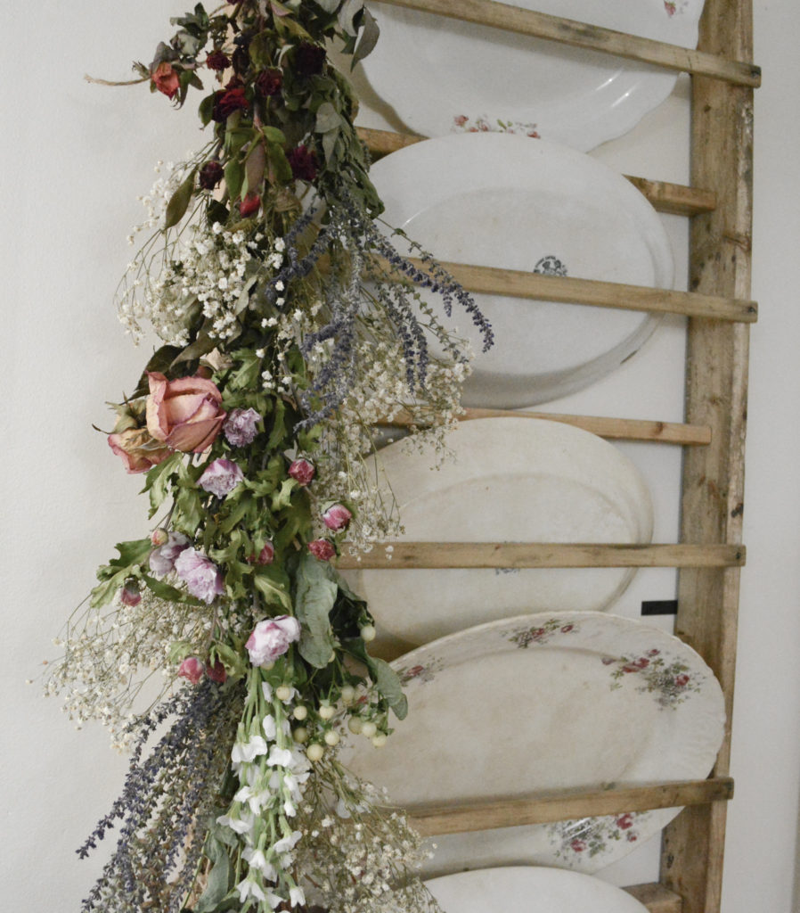 Dried flower hanging 