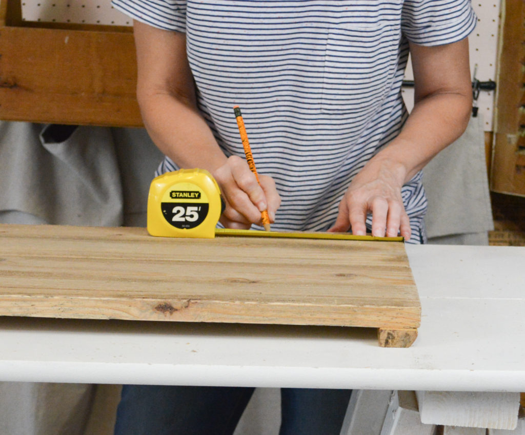 Measuring for a DIY wood tray