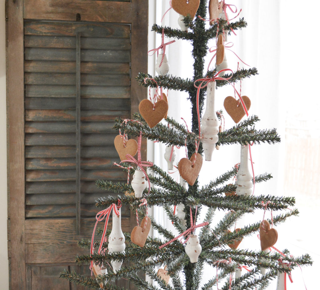 Christmas tree with DIY spindle ornaments