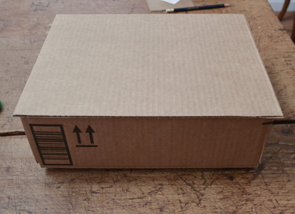 recycled cardboard box with lid
