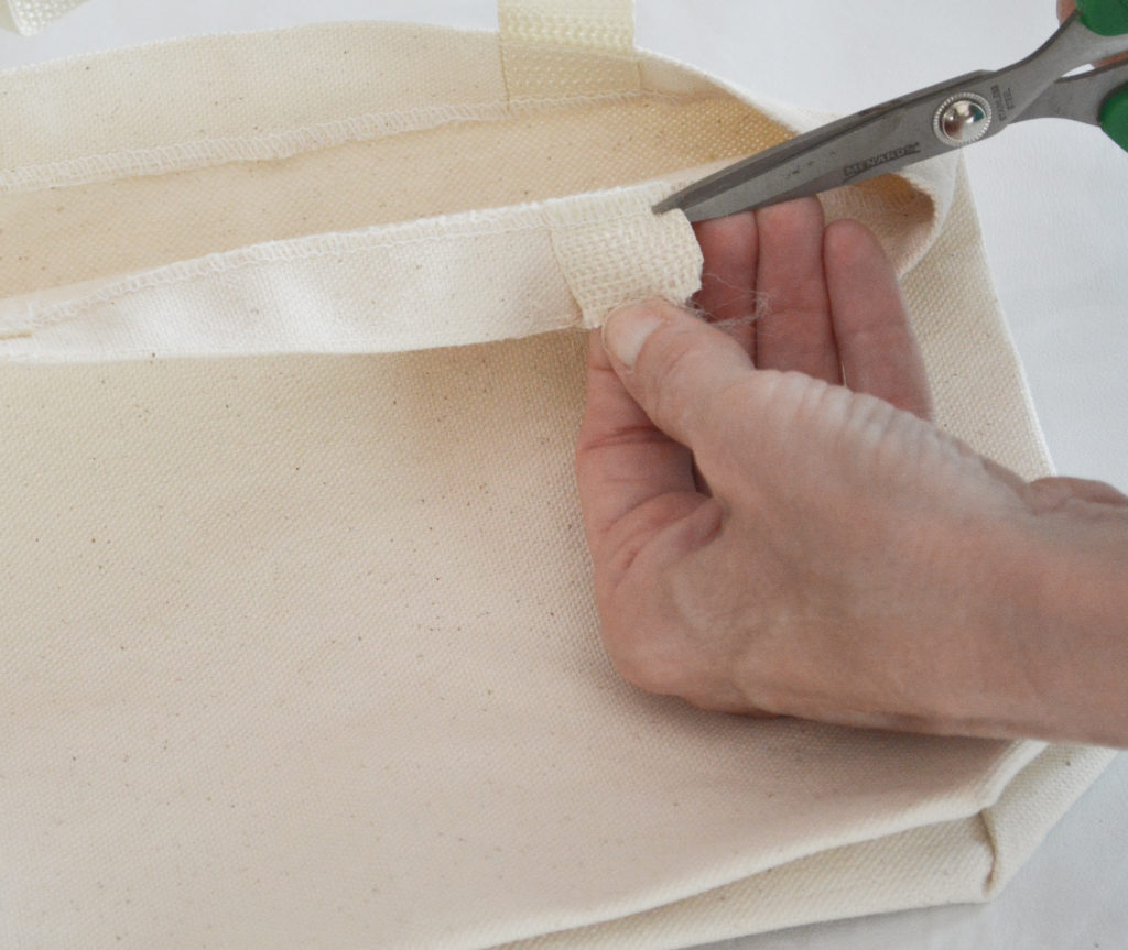 making a wall pocket from a tote bag