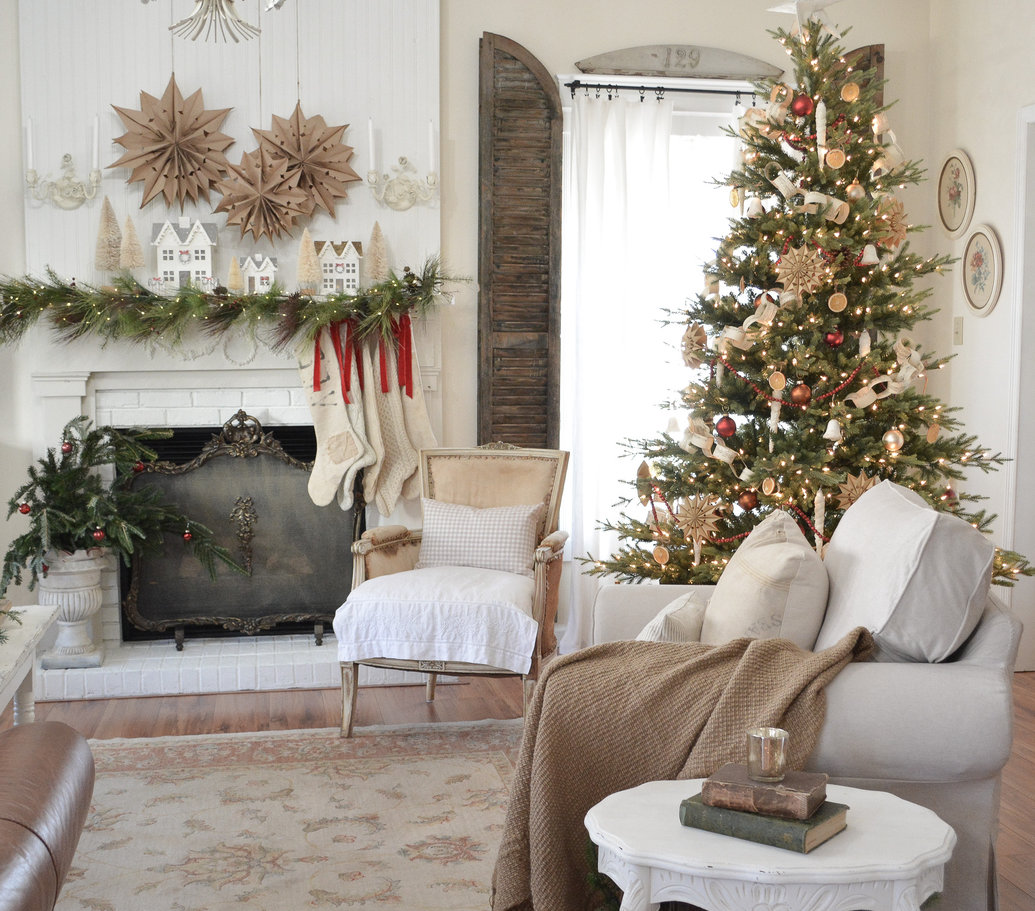 How To Decorate Cottage Style For Christmas - Janet Clark at Home