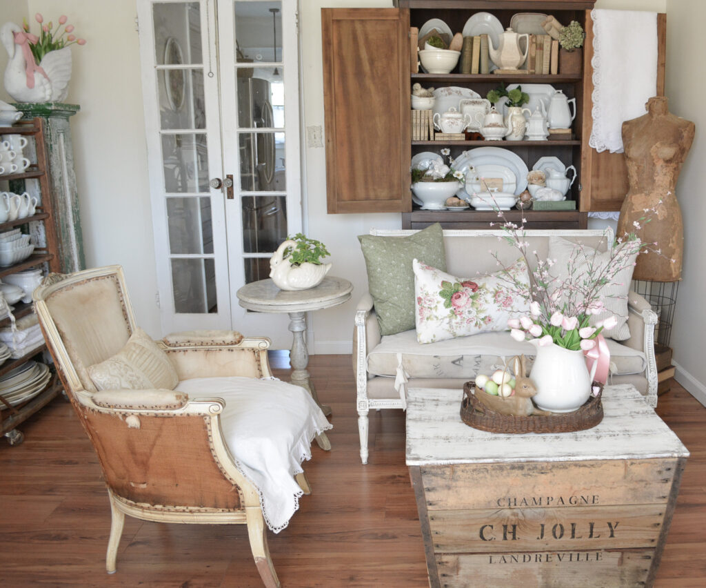 cottage style room with champagne crate coffee table